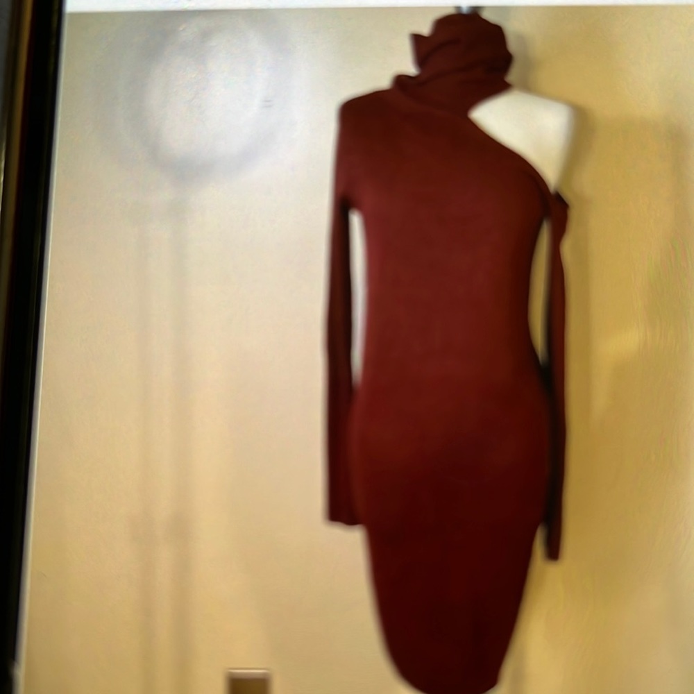 NWOT Prins Cold Shoulder Sweater Dress , Burgundy Medium